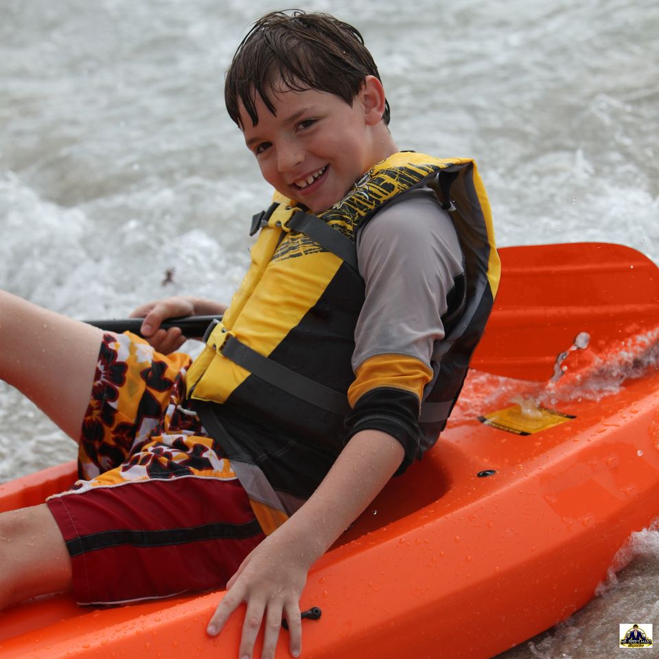 Wave 6 ft Youth Kayak (Paddle Included)